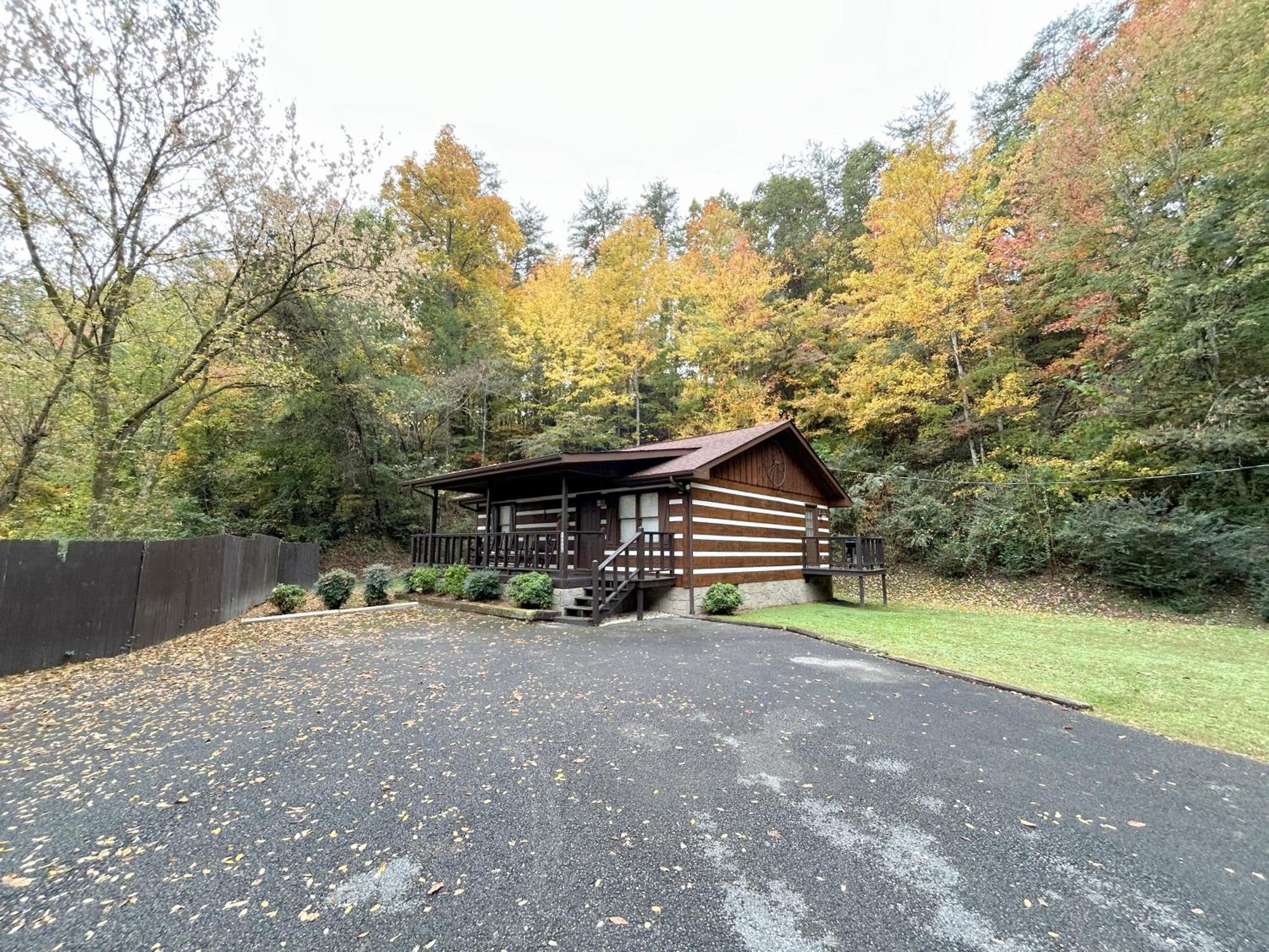 Tucked Away Cabin Villa Pigeon Forge Exteriör bild